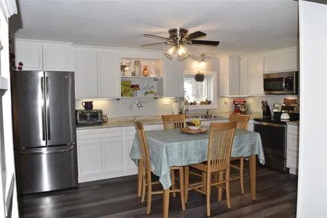 18 Saturn Lane Nashua NH 03062