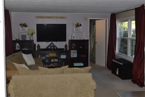18 Saturn Lane Nashua NH 03062