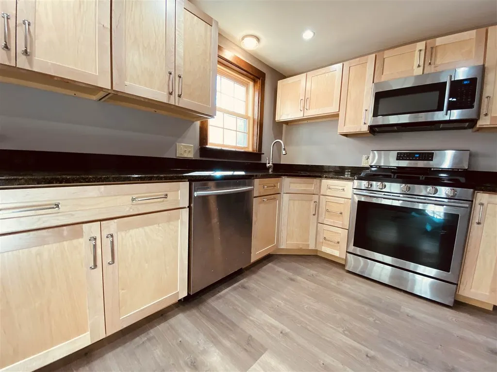 28 Merrimack Road Amherst NH 03031