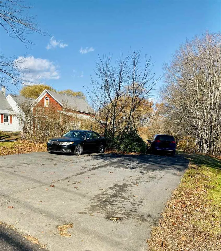 28 Merrimack Road Amherst NH 03031