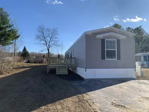 19 Country Lane Rochester NH 03867