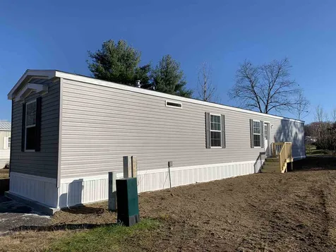 19 Country Lane Rochester NH 03867