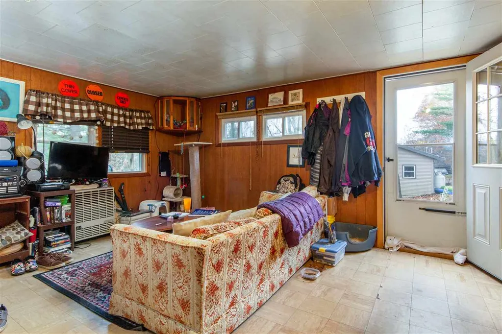310-272-290 West Shore Road Salisbury VT 05769