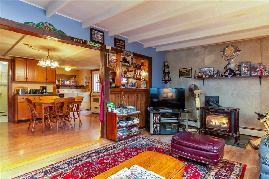 310-272-290 West Shore Road Salisbury VT 05769
