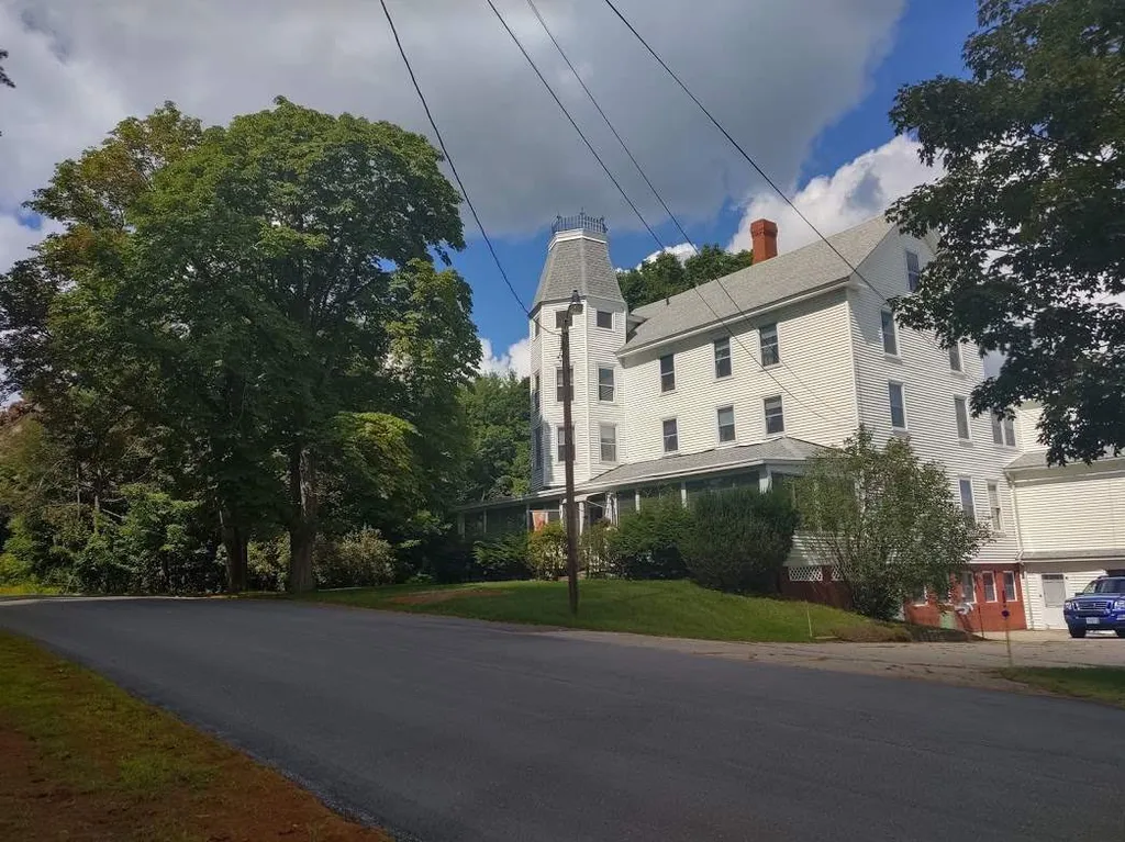 96 Fairview Drive Pittsfield NH 03263