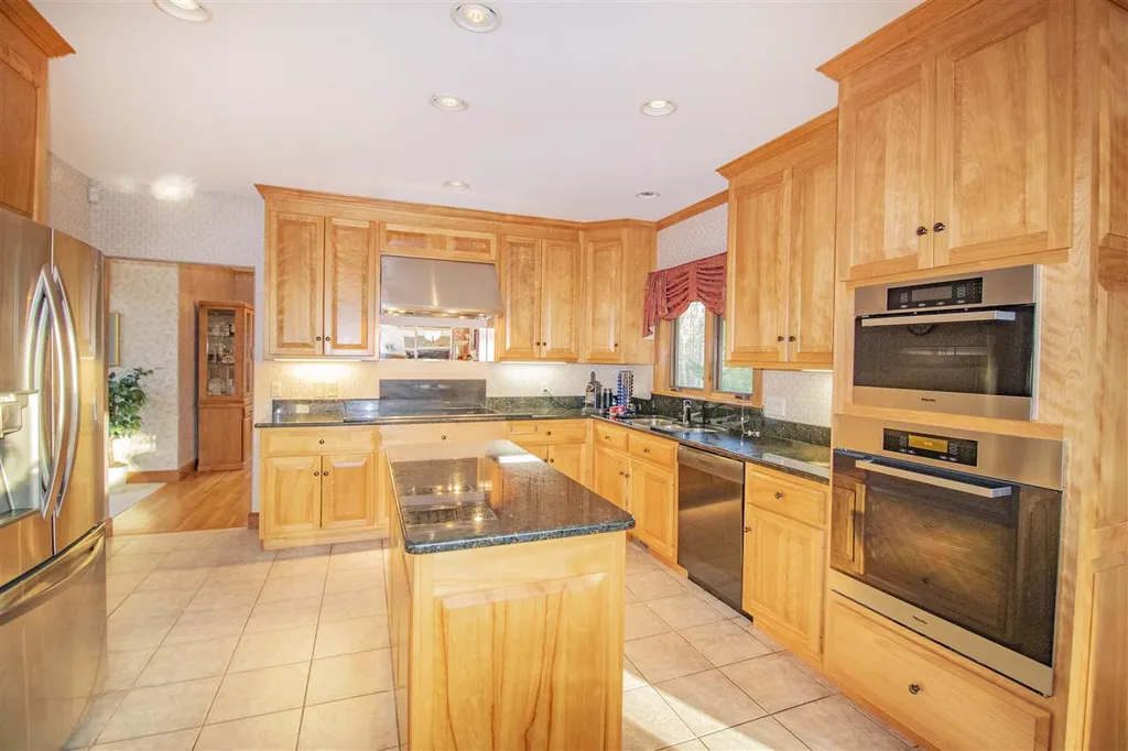 706 South Road Rye NH 03870