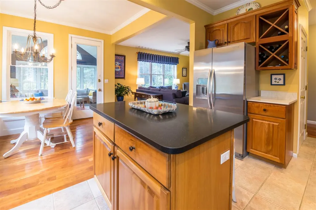 83 Stonegate Lane Shelburne VT 05482