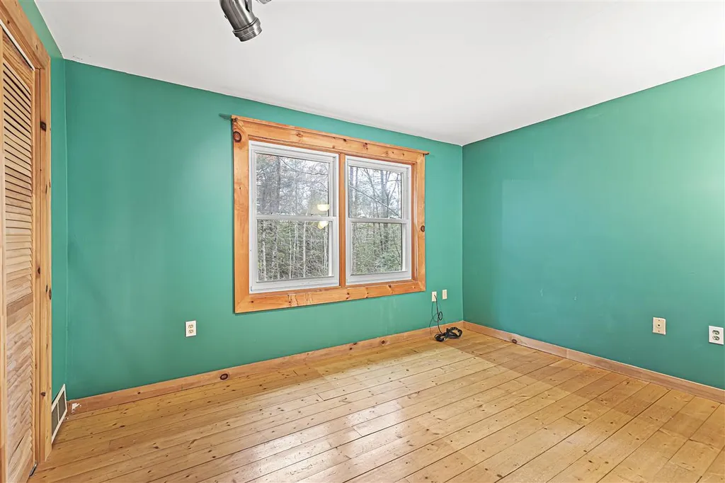 539 Hall Road Barrington NH 03825