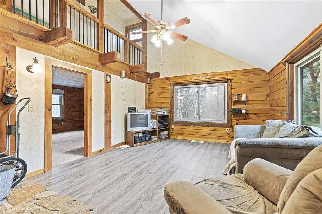 539 Hall Road Barrington NH 03825