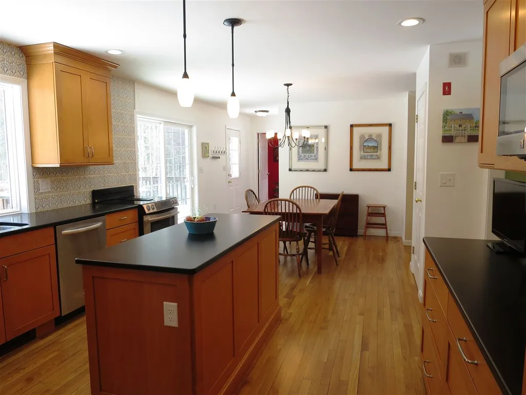 121 Lang Road Rye NH 03870-2332