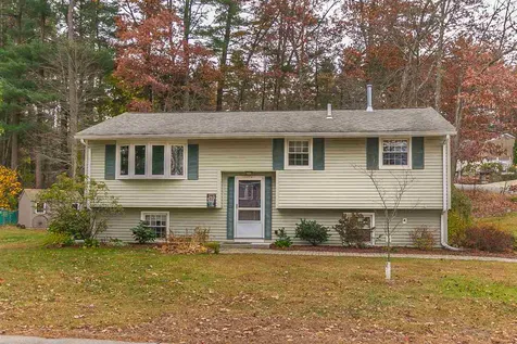 11 Yarmouth Drive Nashua NH 03062