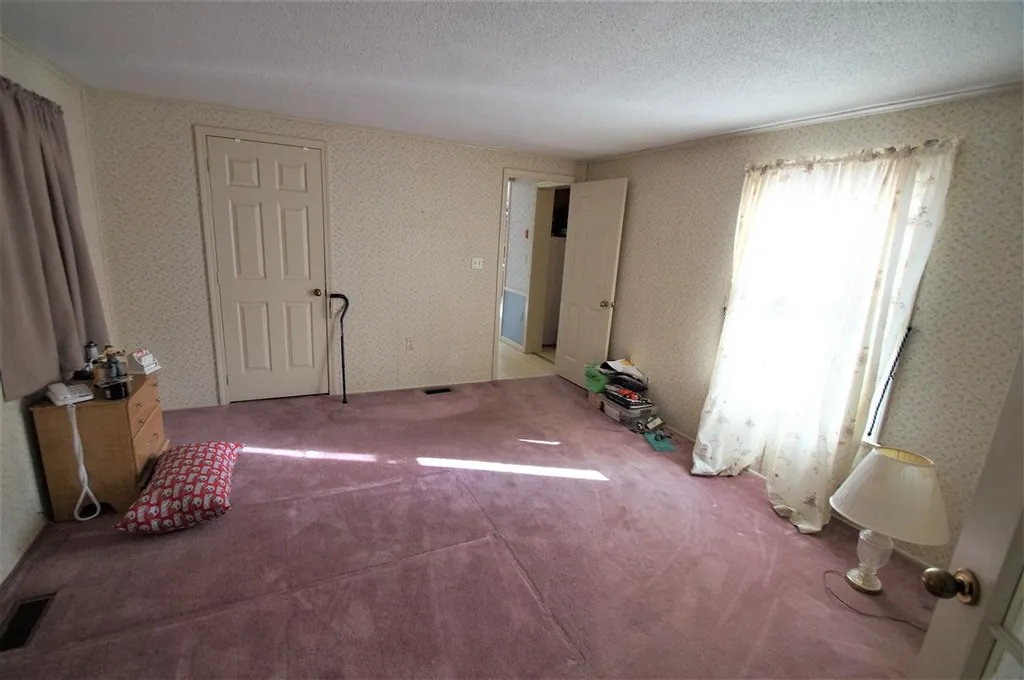 27 Lilac Court Raymond NH 03077