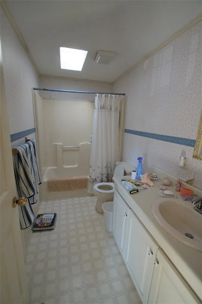 27 Lilac Court Raymond NH 03077