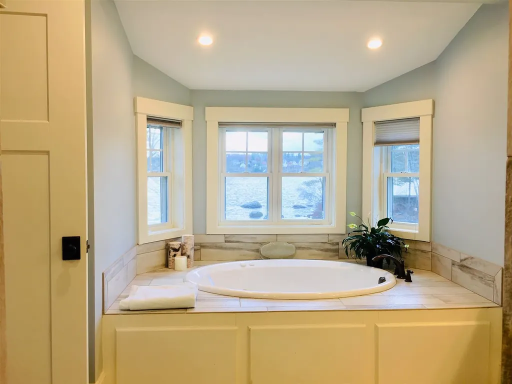 17 Island Drive Laconia NH 03246