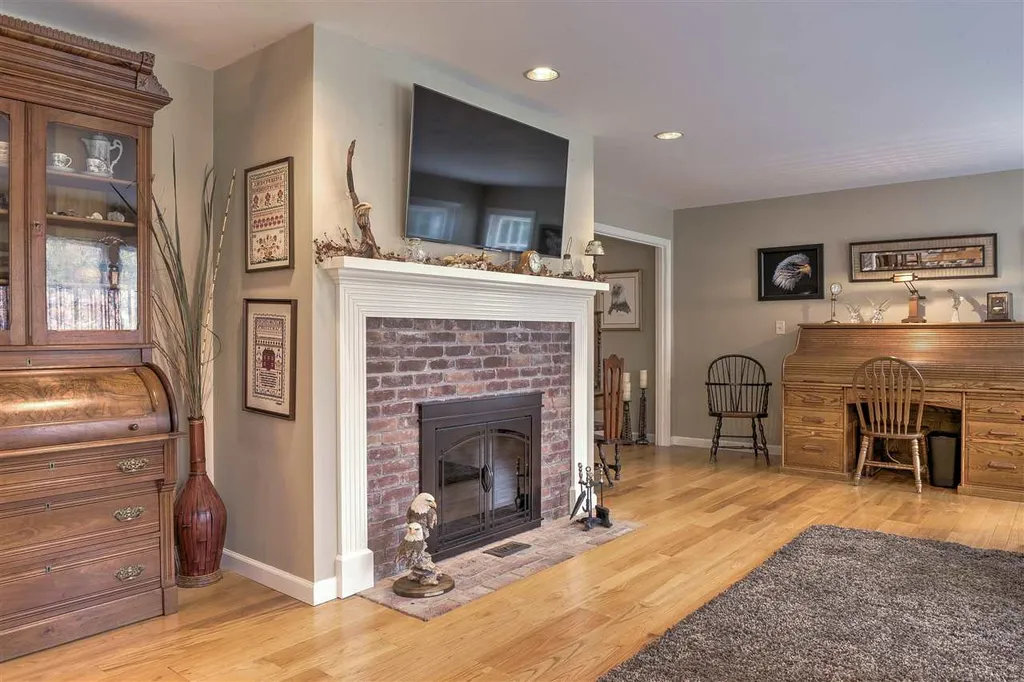 147 Winch Hill Road Swanzey NH 03446