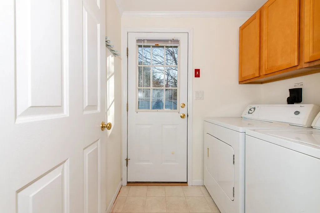 40 Donna Drive Exeter NH 03833