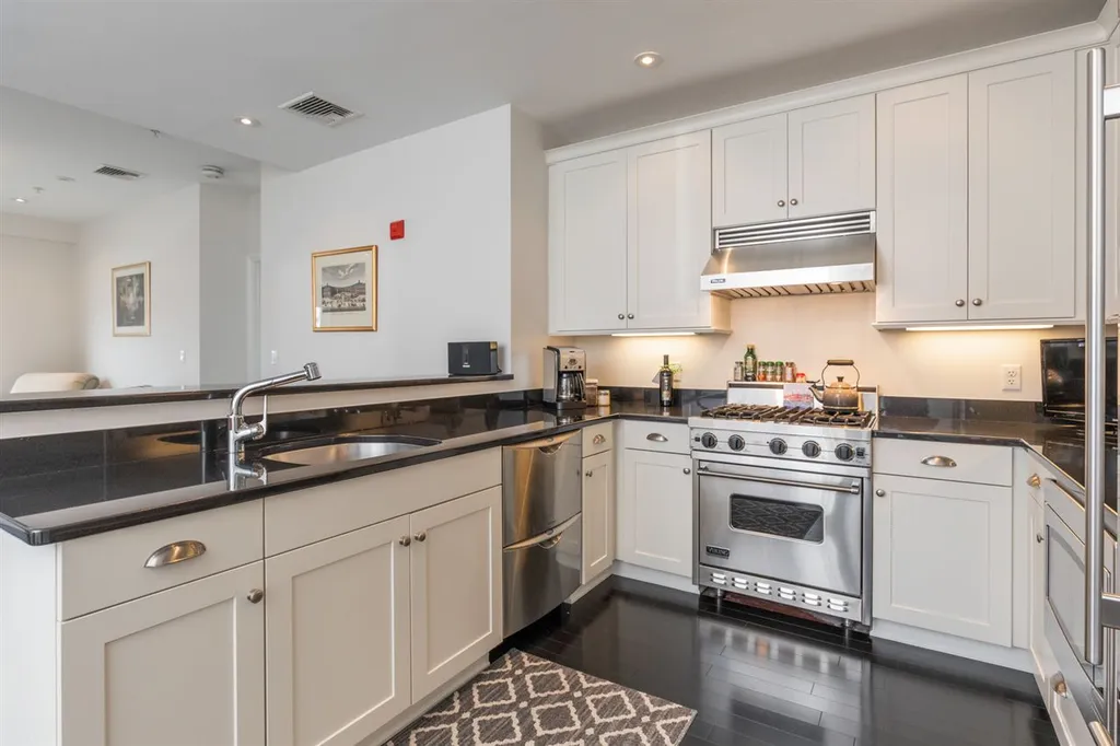 77 Hanover Street Portsmouth NH 03801