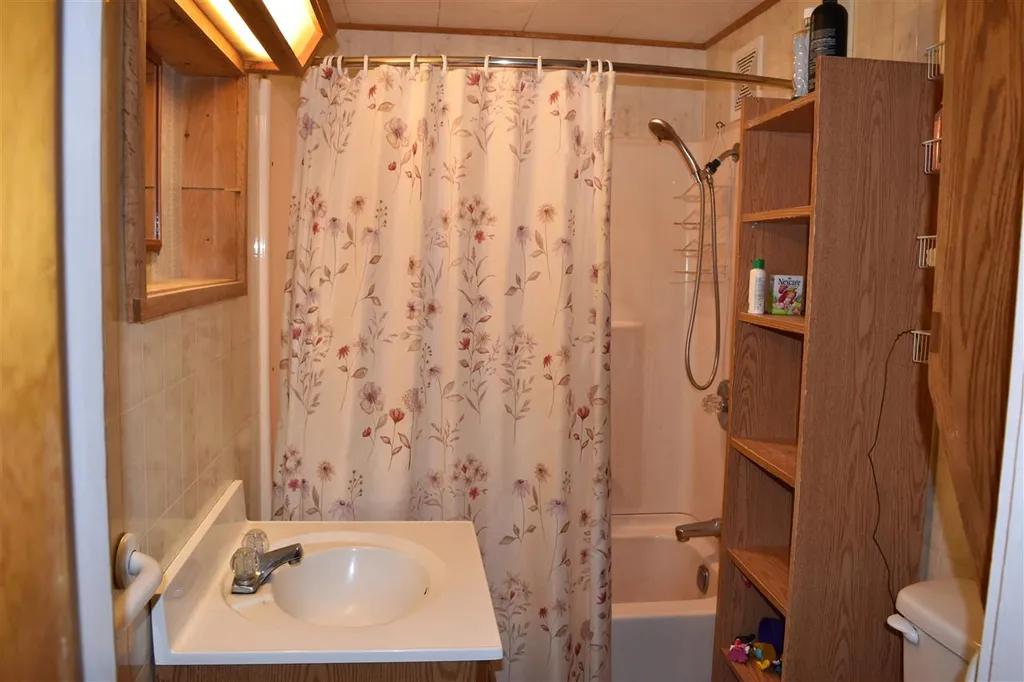 512 Salisbury Road Franklin NH 03235