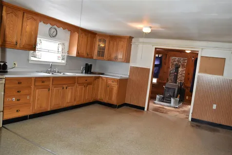512 Salisbury Road Franklin NH 03235