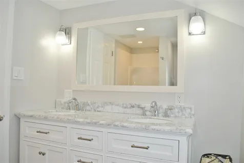 21 1/2 Fairmount Street Nashua NH 03064