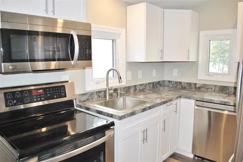 21 1/2 Fairmount Street Nashua NH 03064