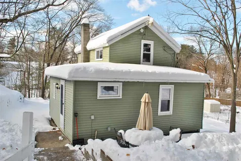 21 1/2 Fairmount Street Nashua NH 03064