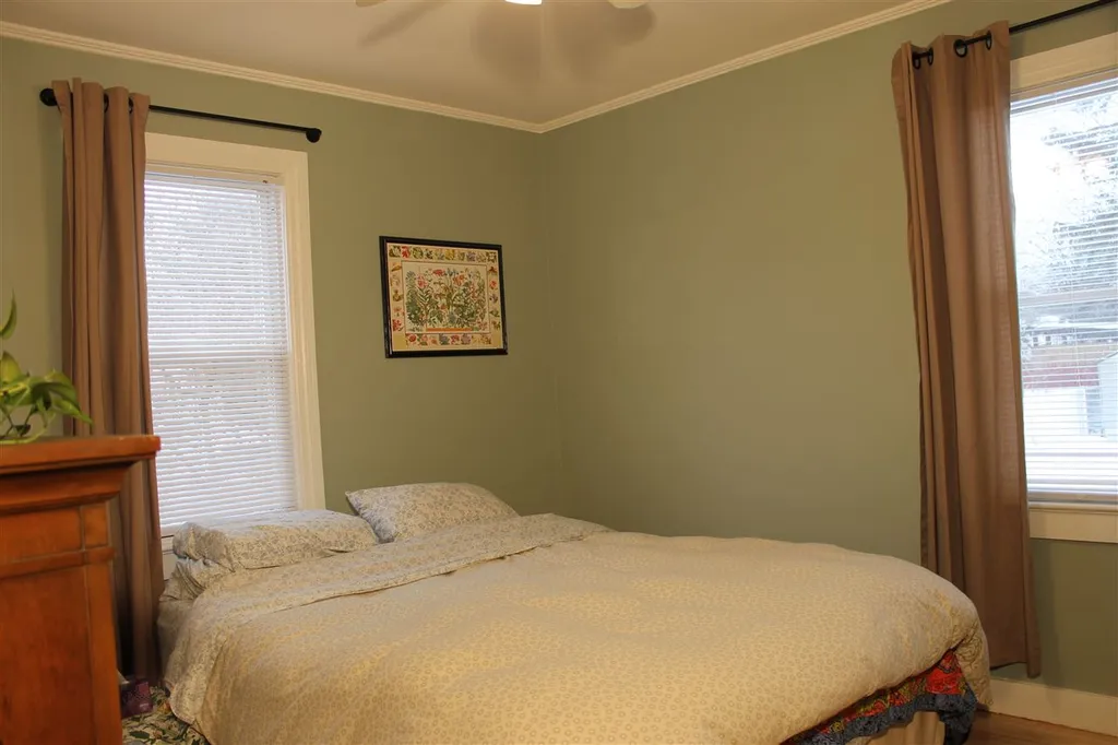 43 South Summit Street Essex VT 05452