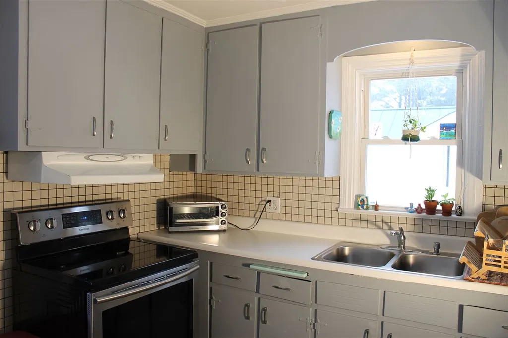 43 South Summit Street Essex VT 05452