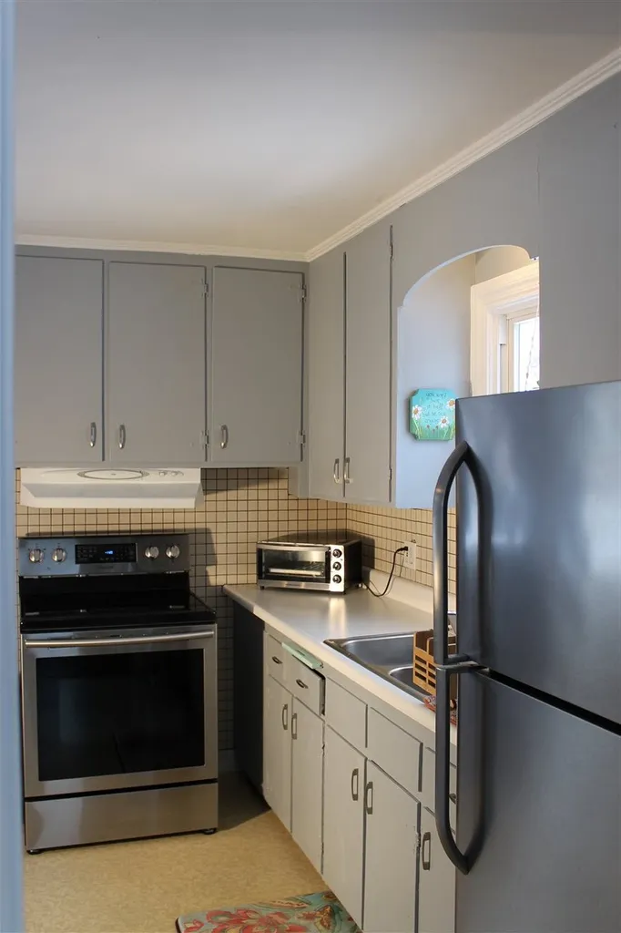 43 South Summit Street Essex VT 05452