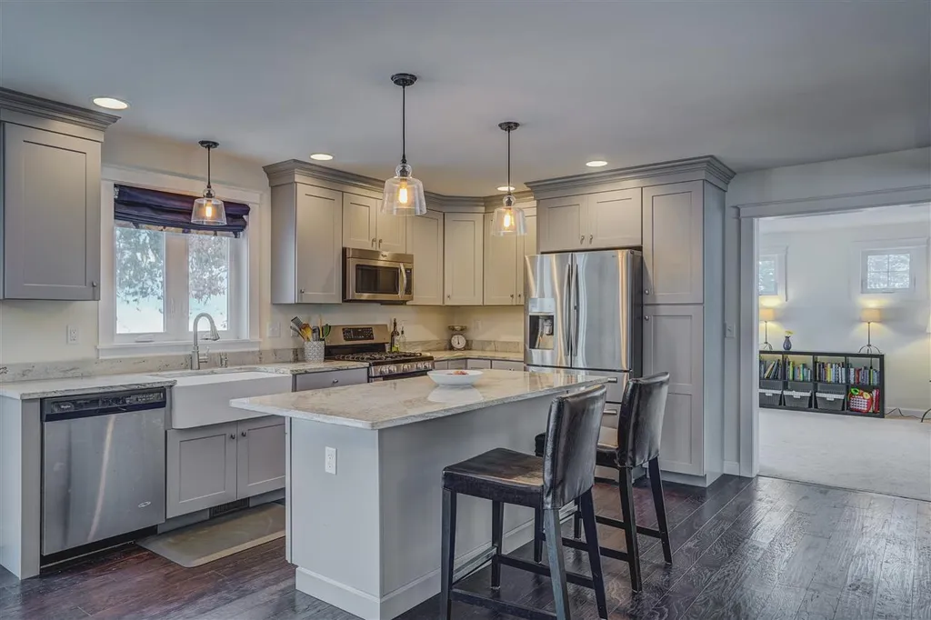1 Iris Lane Londonderry NH 03053
