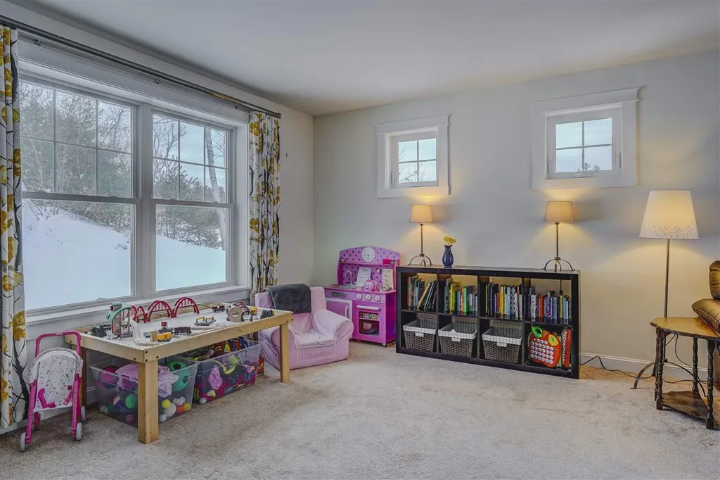 1 Iris Lane Londonderry NH 03053