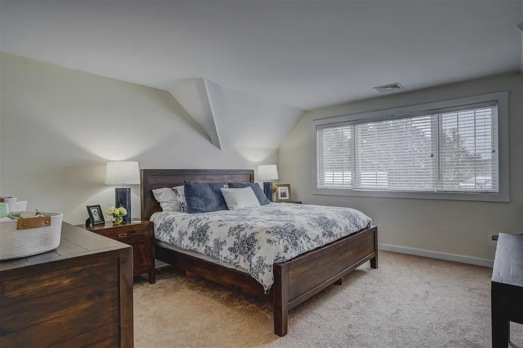 1 Iris Lane Londonderry NH 03053