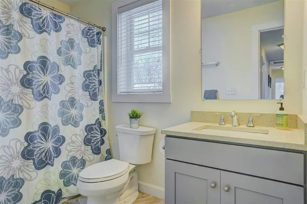 1 Iris Lane Londonderry NH 03053