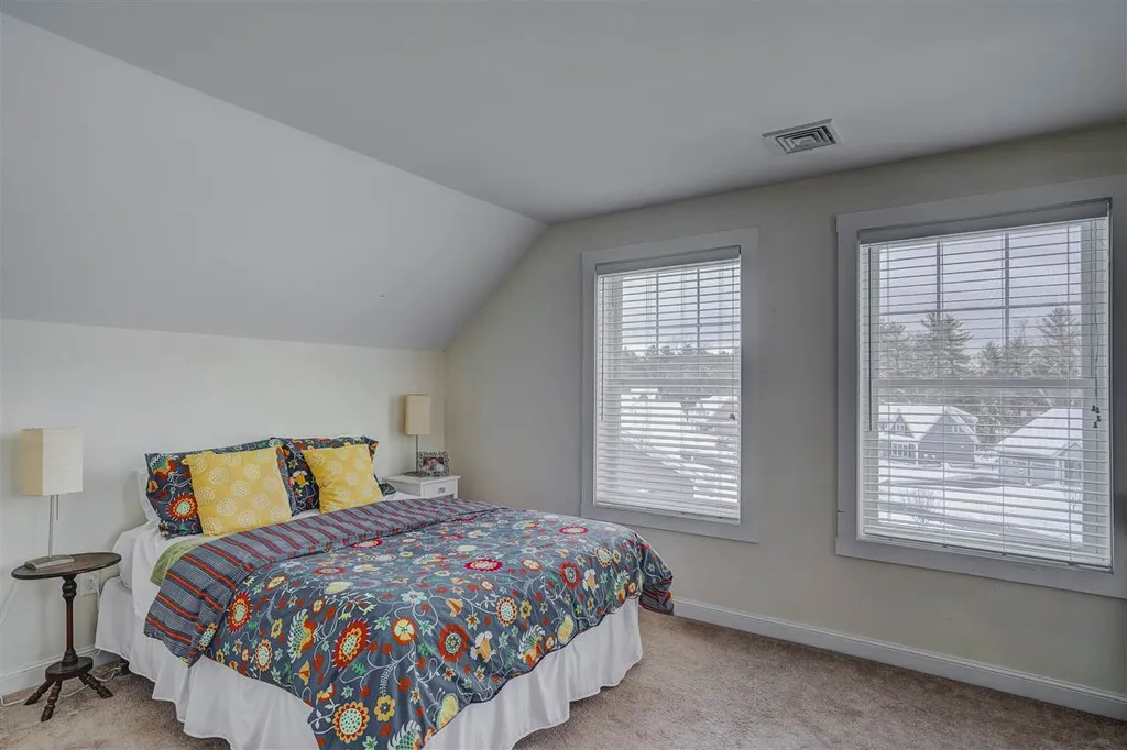1 Iris Lane Londonderry NH 03053