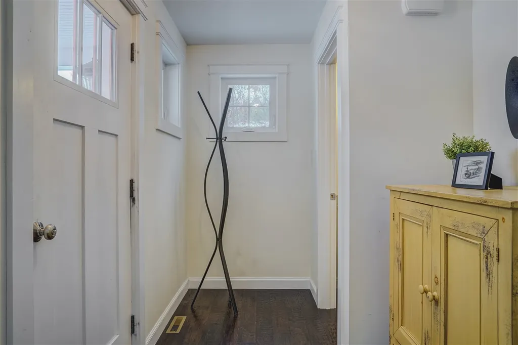 1 Iris Lane Londonderry NH 03053