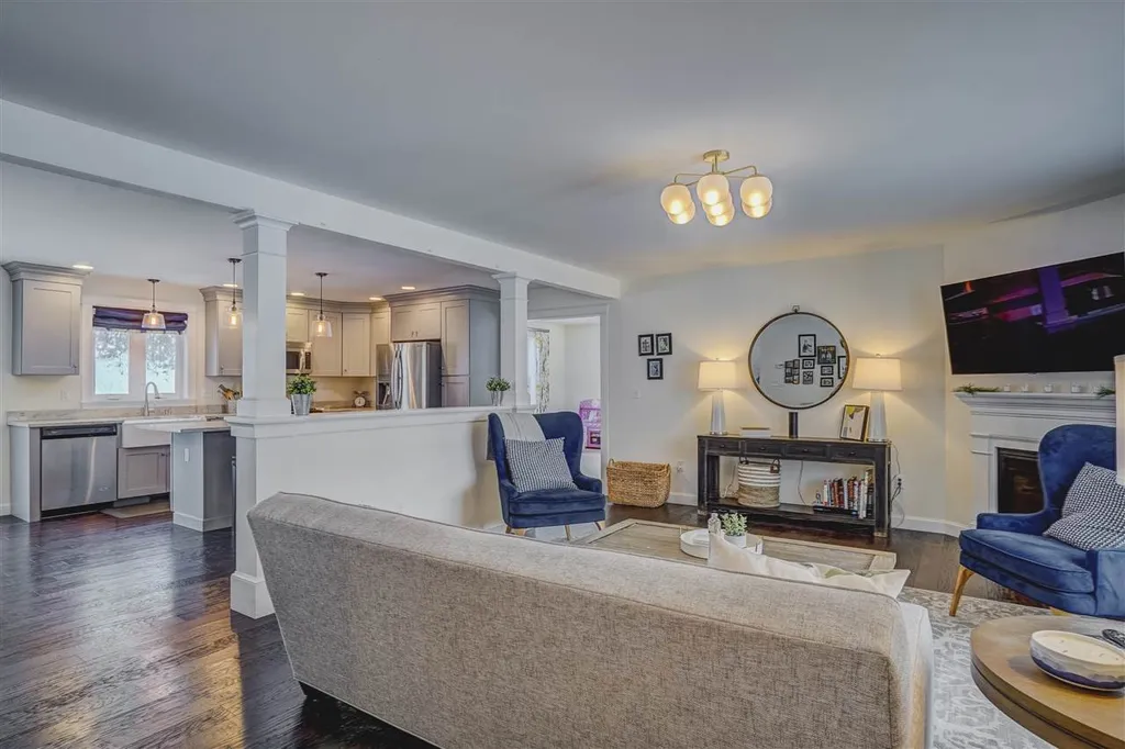 1 Iris Lane Londonderry NH 03053