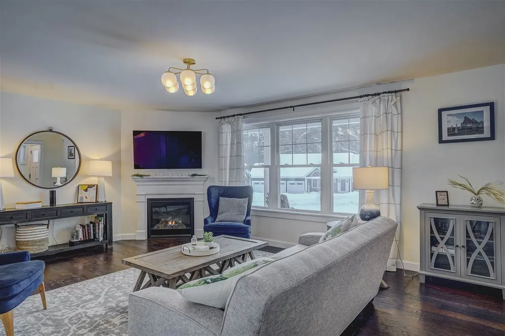 1 Iris Lane Londonderry NH 03053