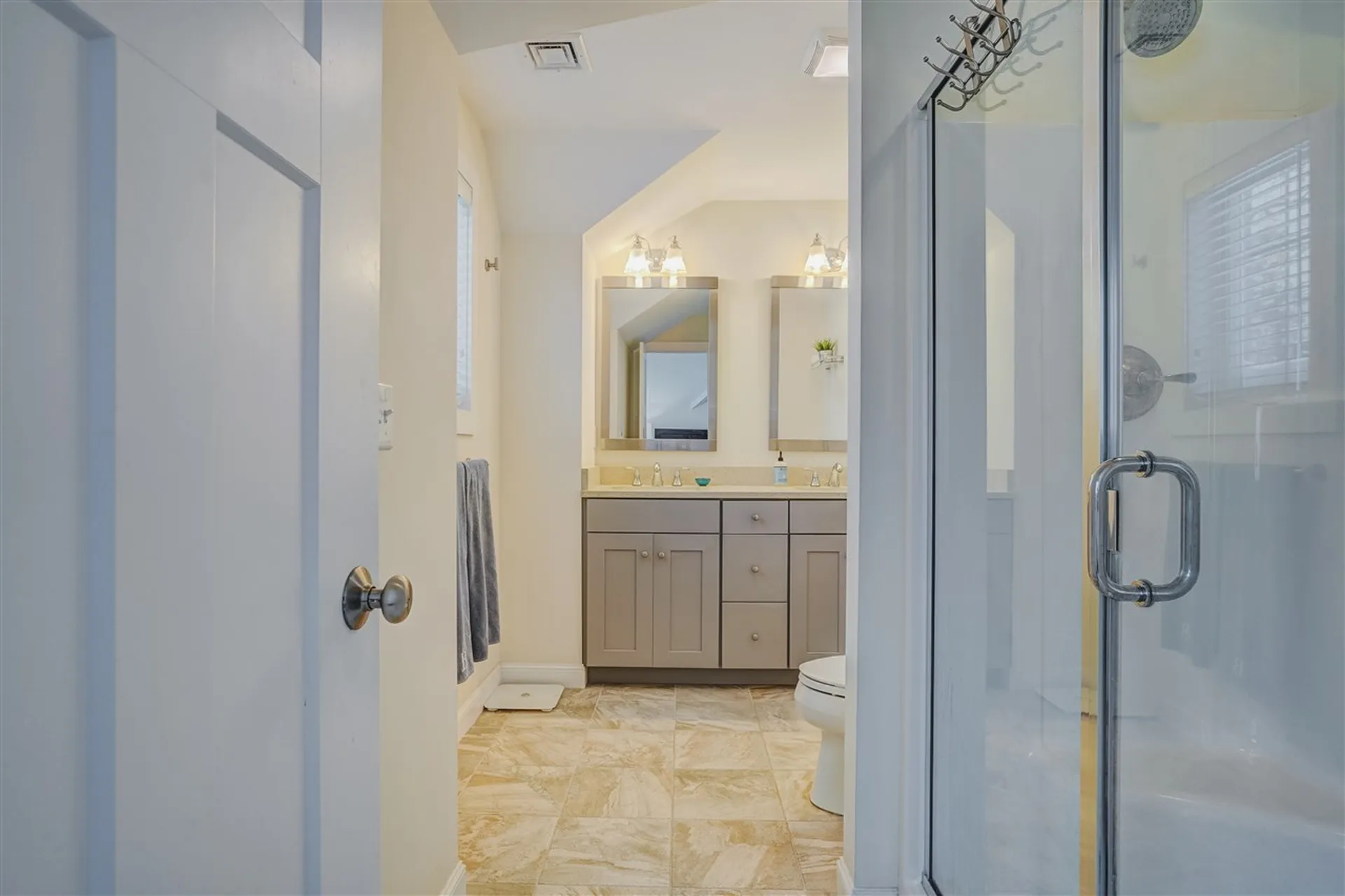 1 Iris Lane Londonderry NH 03053