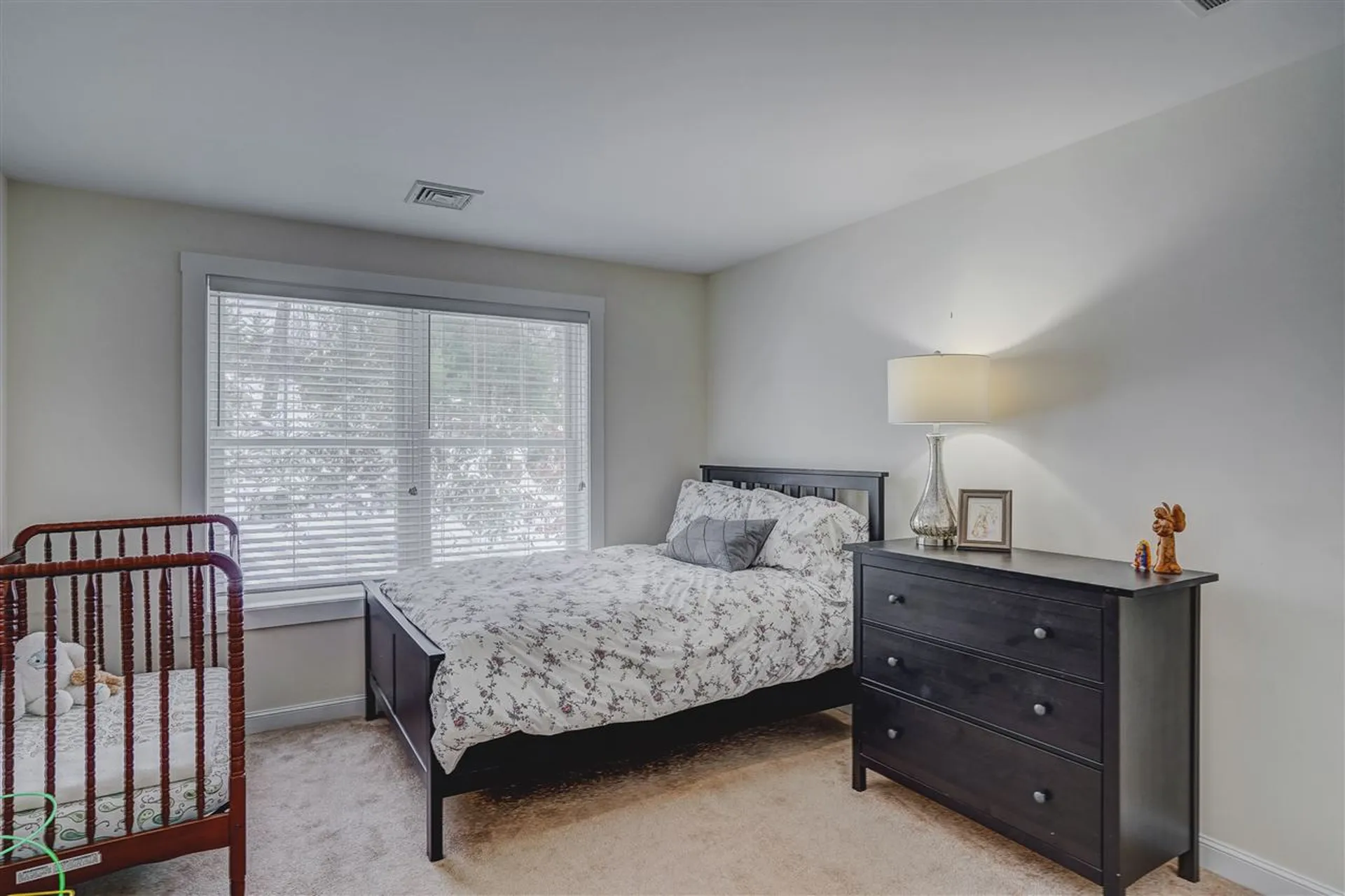 1 Iris Lane Londonderry NH 03053