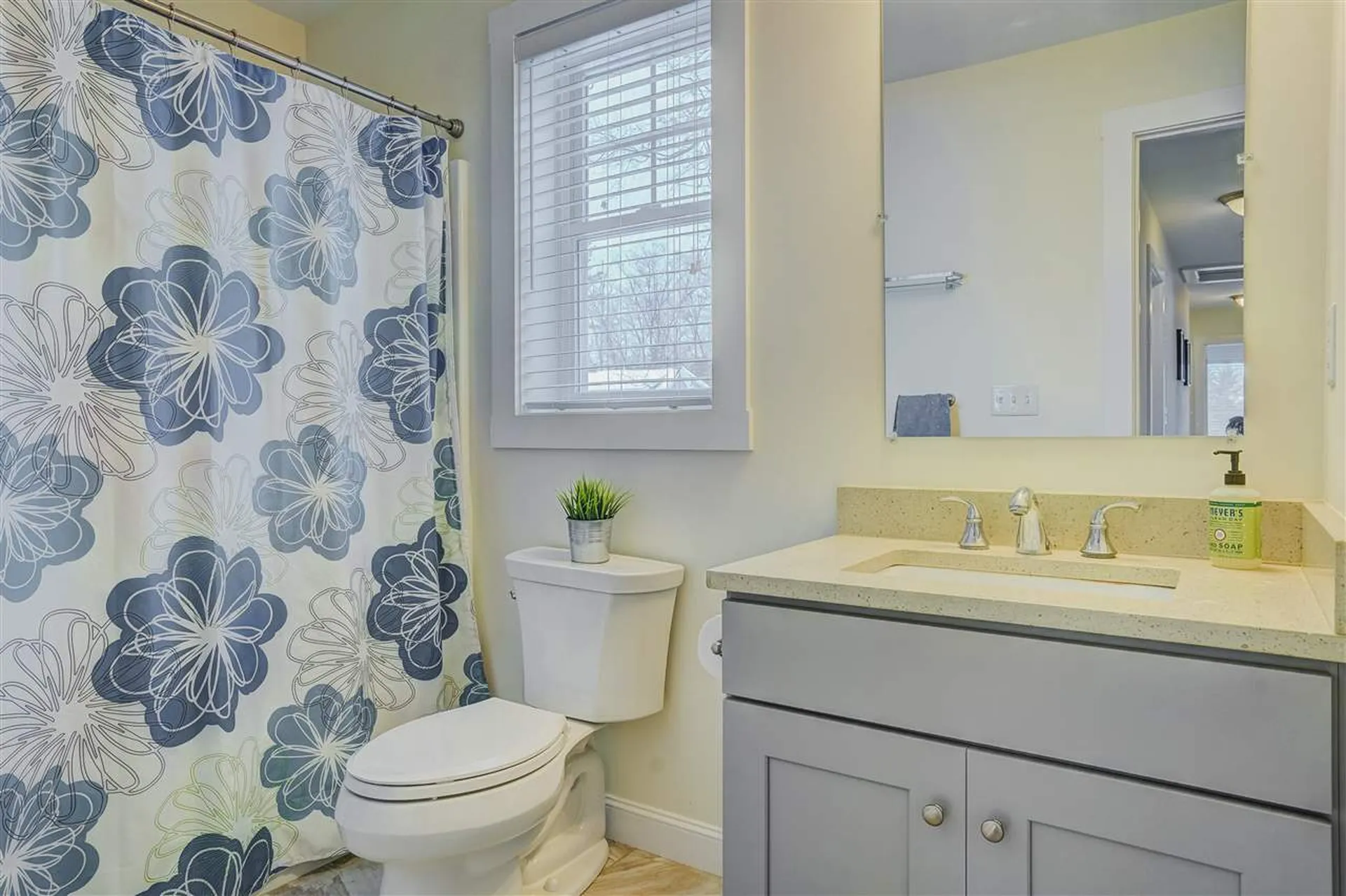 1 Iris Lane Londonderry NH 03053