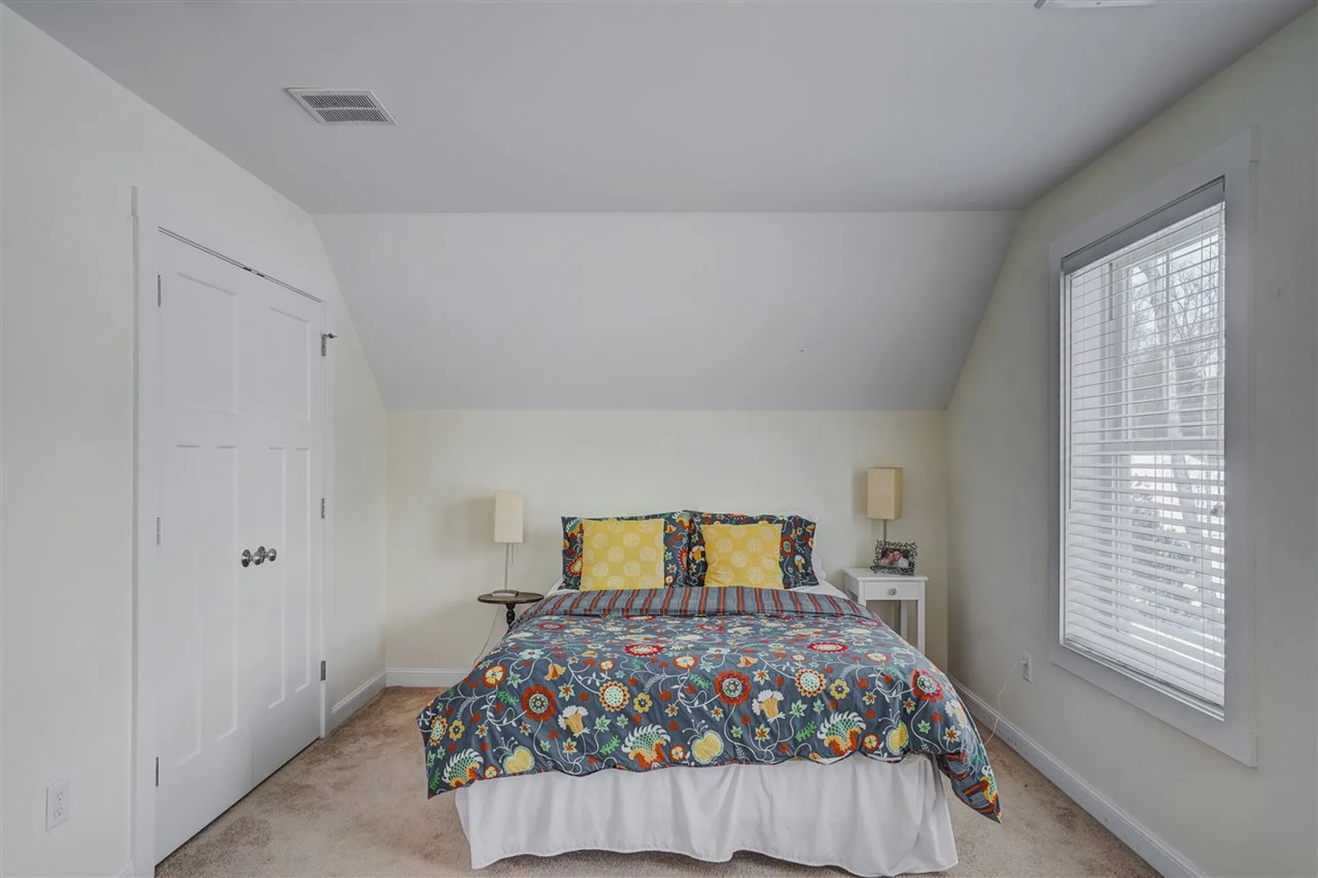 1 Iris Lane Londonderry NH 03053
