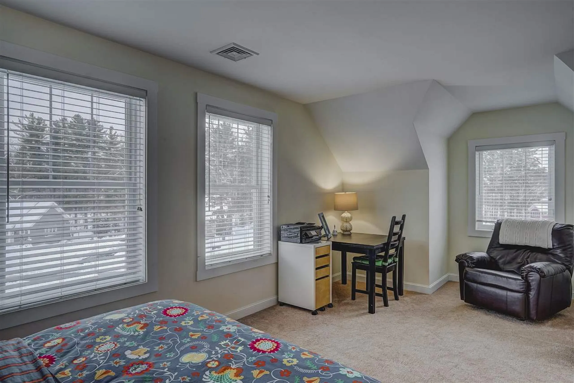 1 Iris Lane Londonderry NH 03053