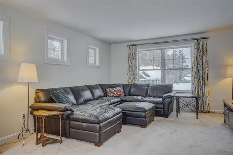 1 Iris Lane Londonderry NH 03053
