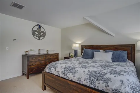 1 Iris Lane Londonderry NH 03053