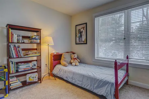 1 Iris Lane Londonderry NH 03053