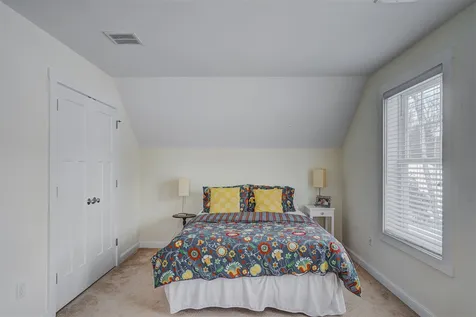 1 Iris Lane Londonderry NH 03053