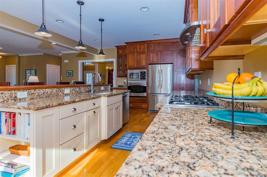 9 Heron Way Stratham NH 03885