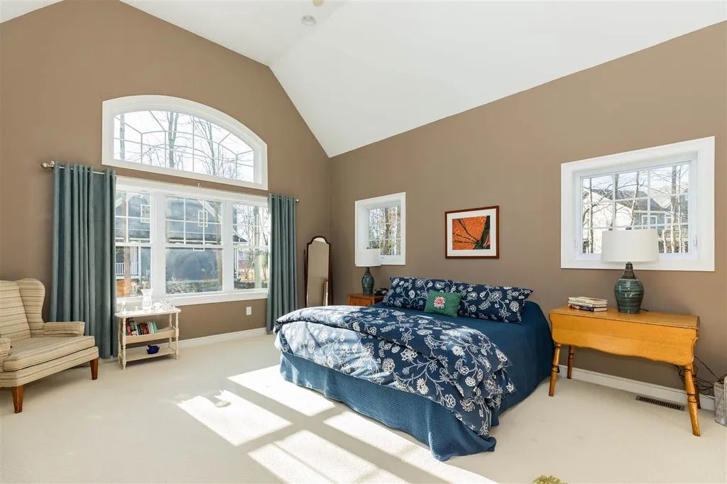 9 Heron Way Stratham NH 03885