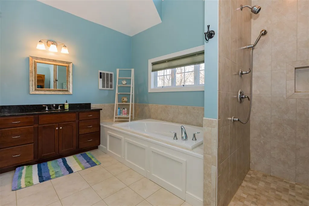 9 Heron Way Stratham NH 03885
