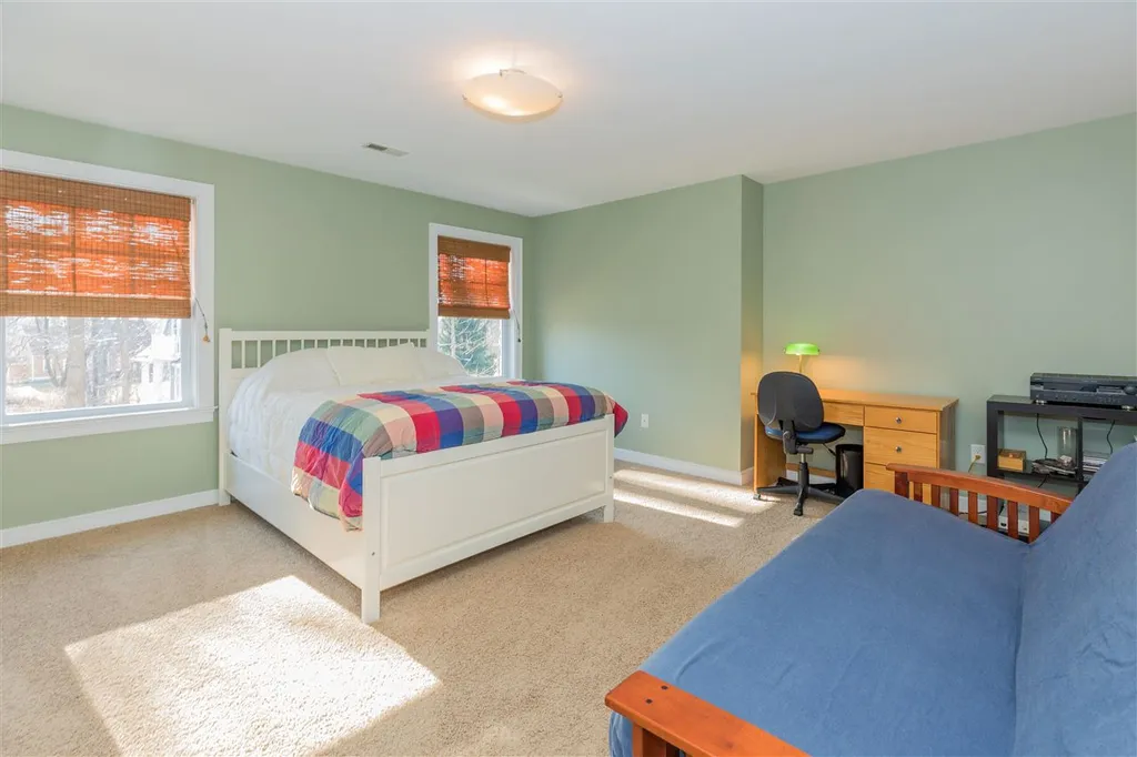 9 Heron Way Stratham NH 03885